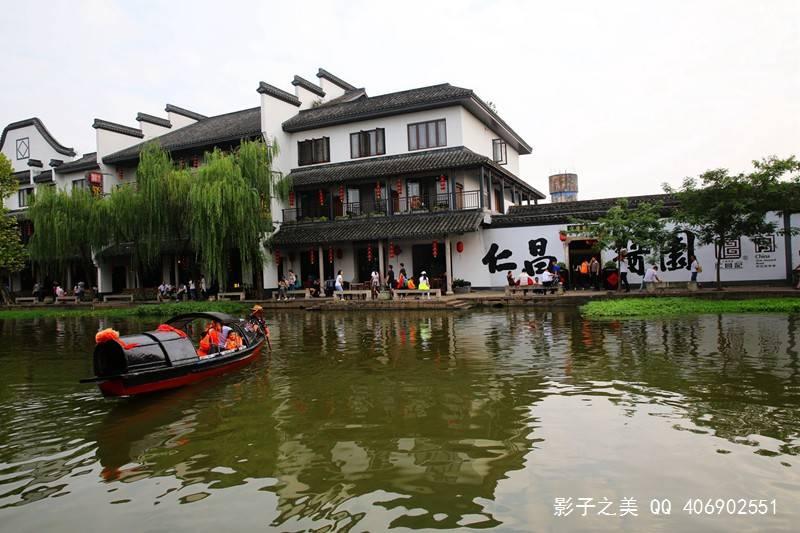 全球首款智能鹏翼门轿跑钜惠5万，小鹏P7i鹏翼性能版智能纯电轿跑市场新标杆